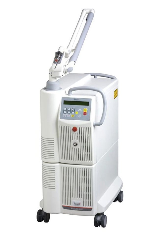 「富多拿」麥克斯釹雅克雷射系統“Fotona” Fotona QX Max Laser System